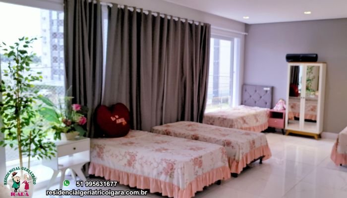 Quarto compartilhado feminino com decoração acolhedora no Residencial Geriátrico Igara em Canoas casa de repouso para idosos. fotos casa de repouso canoas
