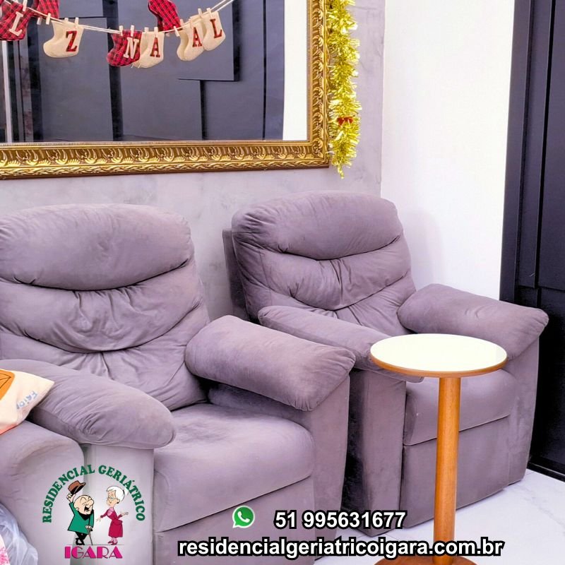 Poltronas reclináveis confortáveis na área de descanso da casa de repouso para idosos Residencial Igara. Fotos casa de repouso canoas, lar do idoso canoas.